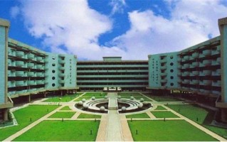 山师大附中，山师大附中是初中还是高中